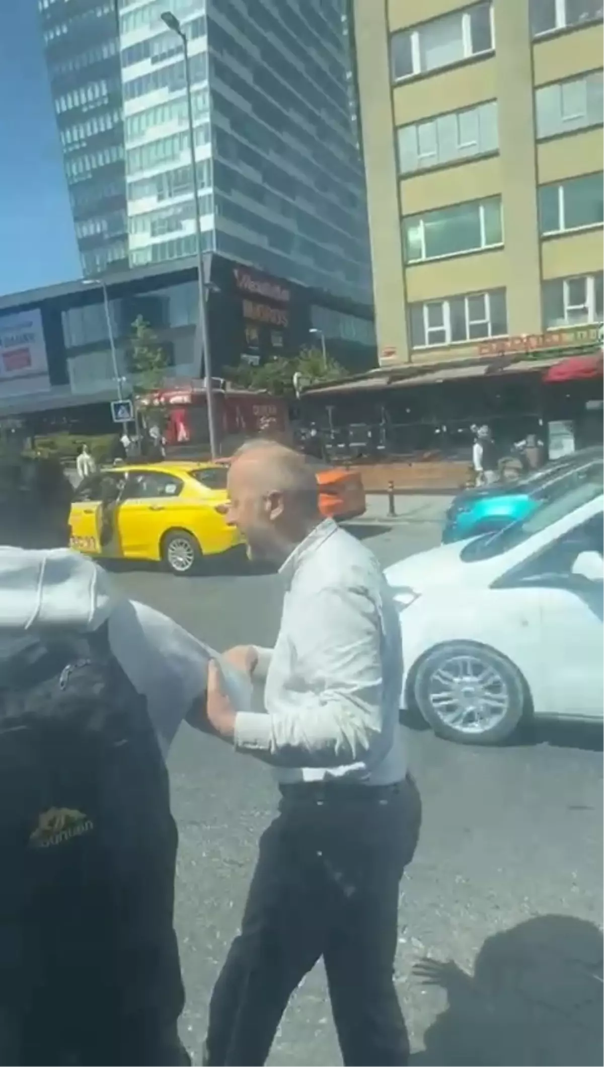 Otobüsü Kaçıran Yolcunun İlginç İnisiyatifi
