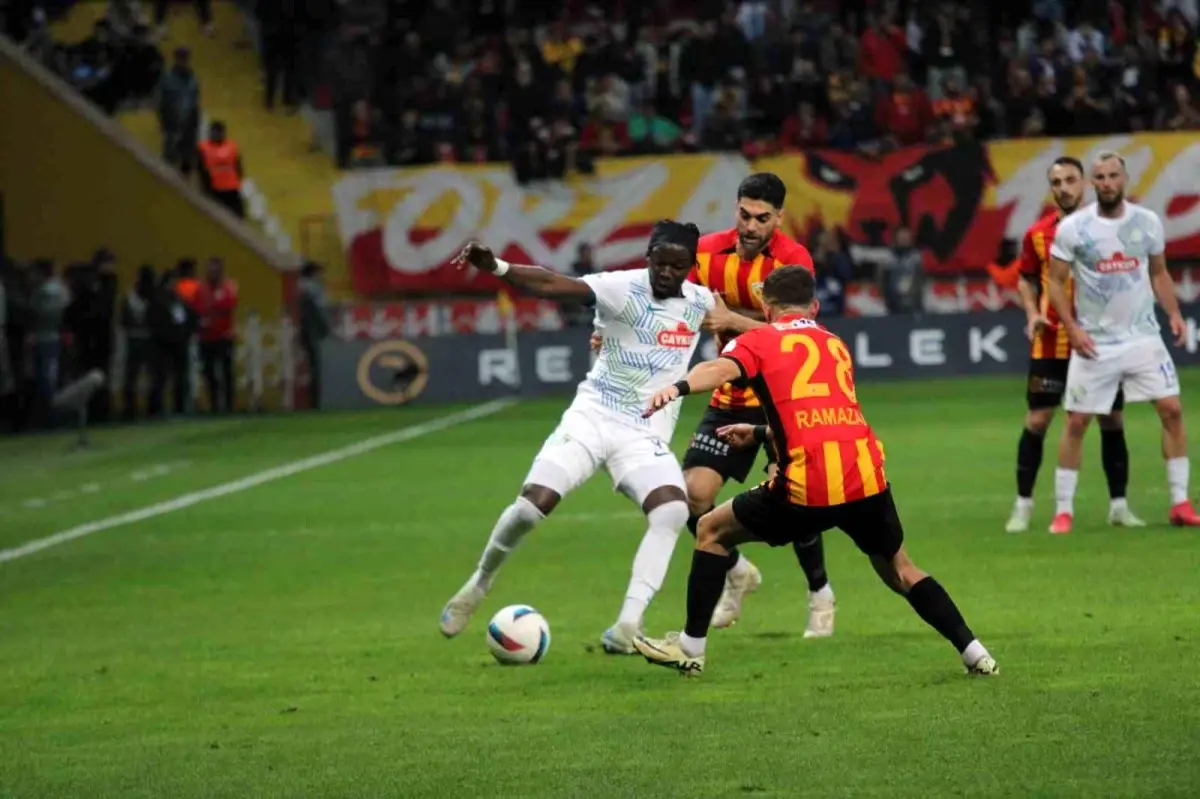 Kayserispor, Rizespor\'u 1-0 Önde Geçti