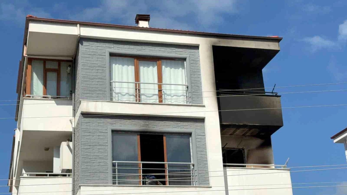 Karabük\'te Apartman Yangını: 5 Kişi Dumandan Etkilendi