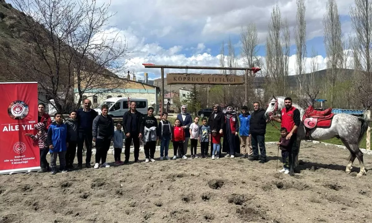 Bayburt\'ta şehit yakınları için at binme ve ok atma etkinliği düzenlendi