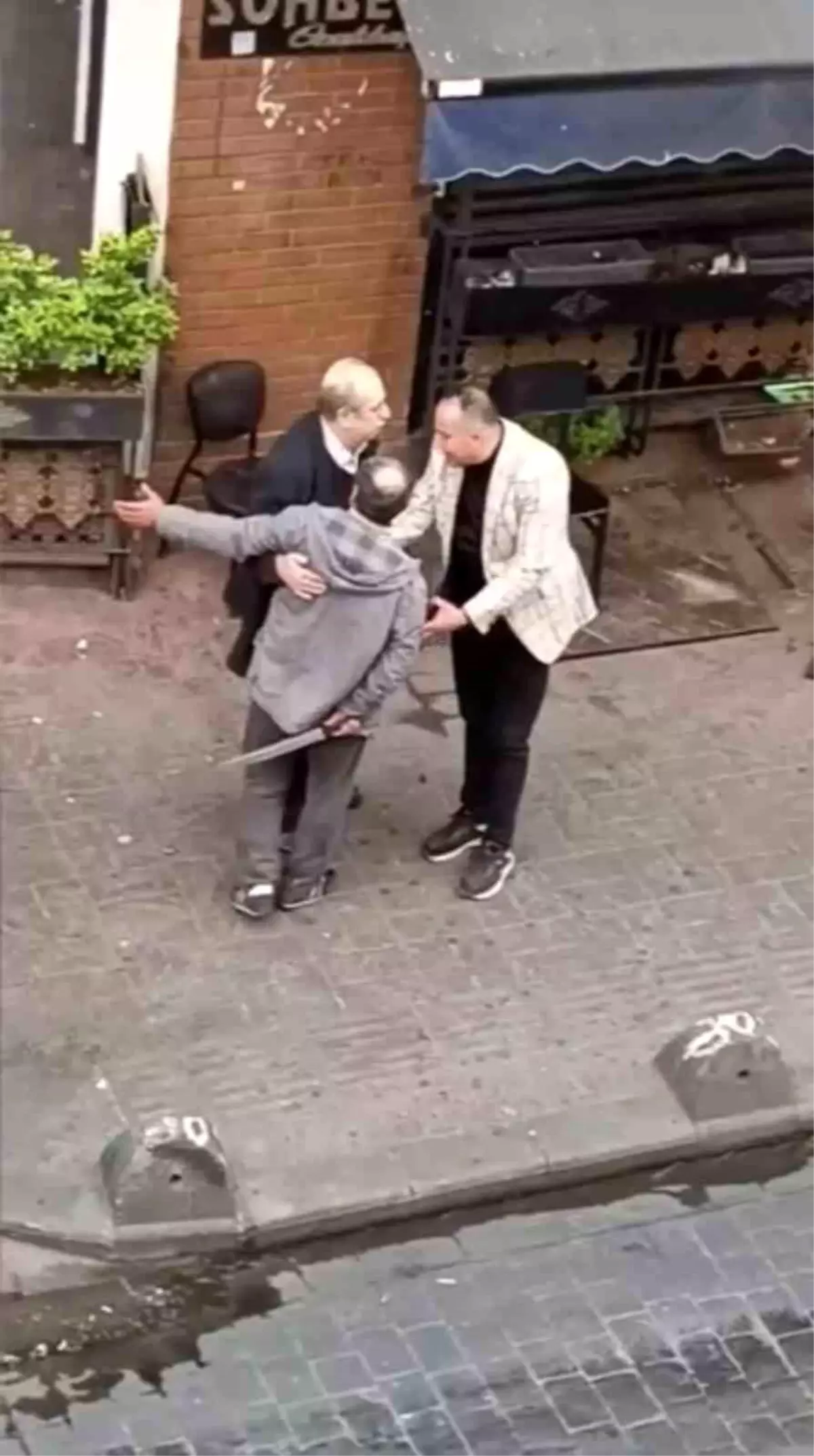 Beyoğlu\'nda Döner Bıçağıyla Saldırı