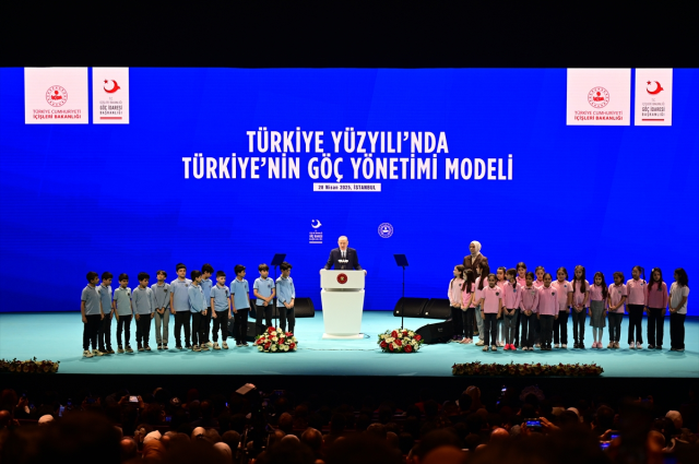 Cumhurbaşkanı Erdoğan: Türkiye'de 4 milyon 33 bin göçmen var