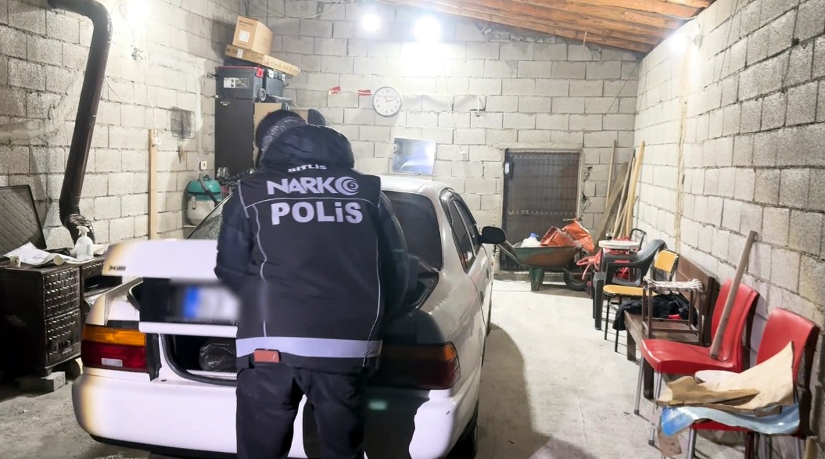 Bitlis\'te 5.5 Kilogram Skunk Ele Geçirildi
