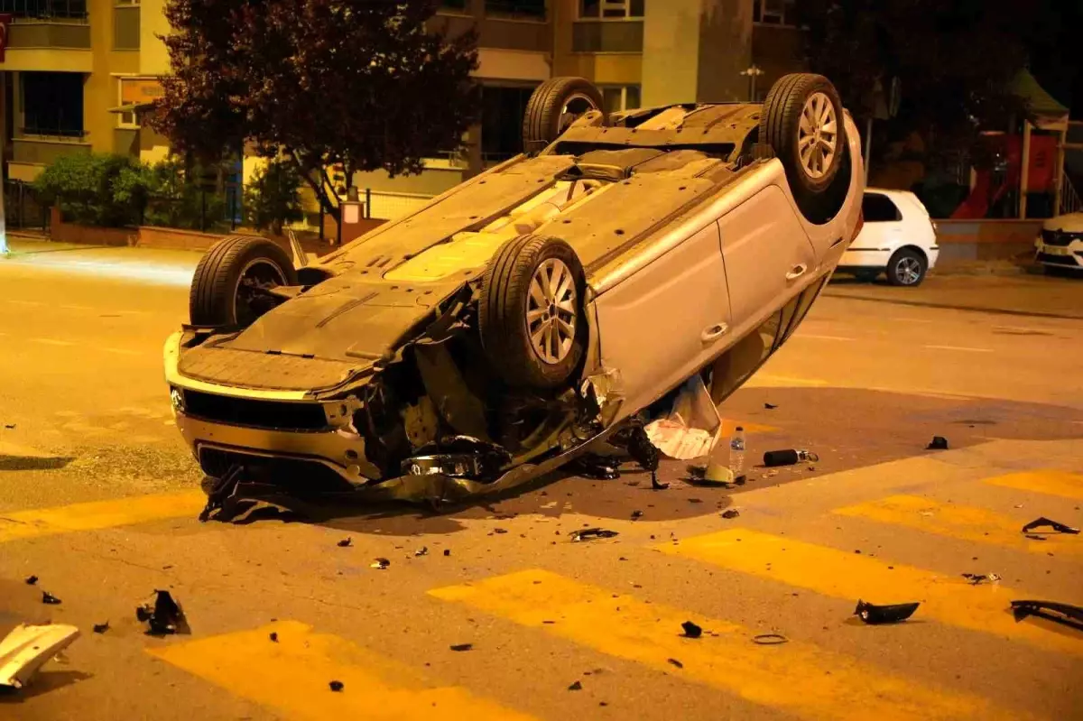 Edirne\'de Takla Atan Araçta Sürücü Yaralandı