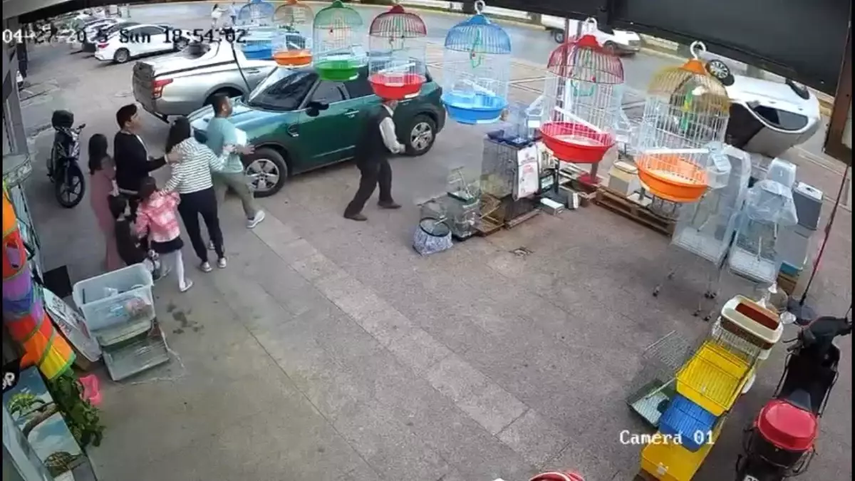 Mersin\'de Otomobil Kazası: Sürücü Hafif Yaralandı