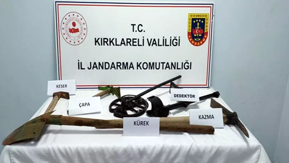 Define Ararken Yakalandılar