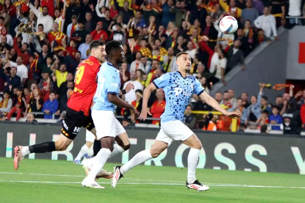 Göztepe 2-0 Başakşehir: İlk Yarının Özeti