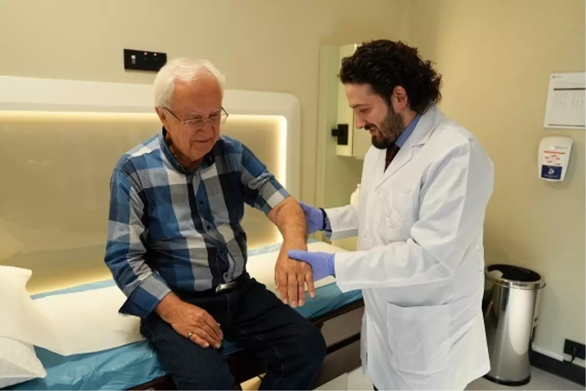 80 Yaşındaki Mehmet Tuncay Kolunu Yüzde 80 Kullanabiliyor