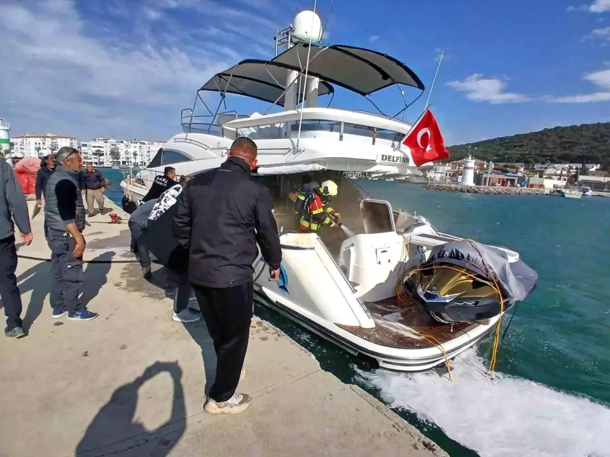 Ayvalık\'ta Tekne Yangını Büyümeden Söndürüldü