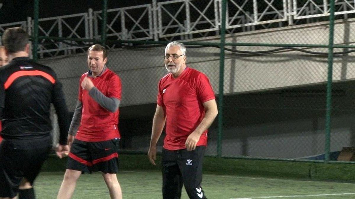 Bakan Işıkhan, 1 Mayıs\'ta Futbol Turnuvası Düzenledi