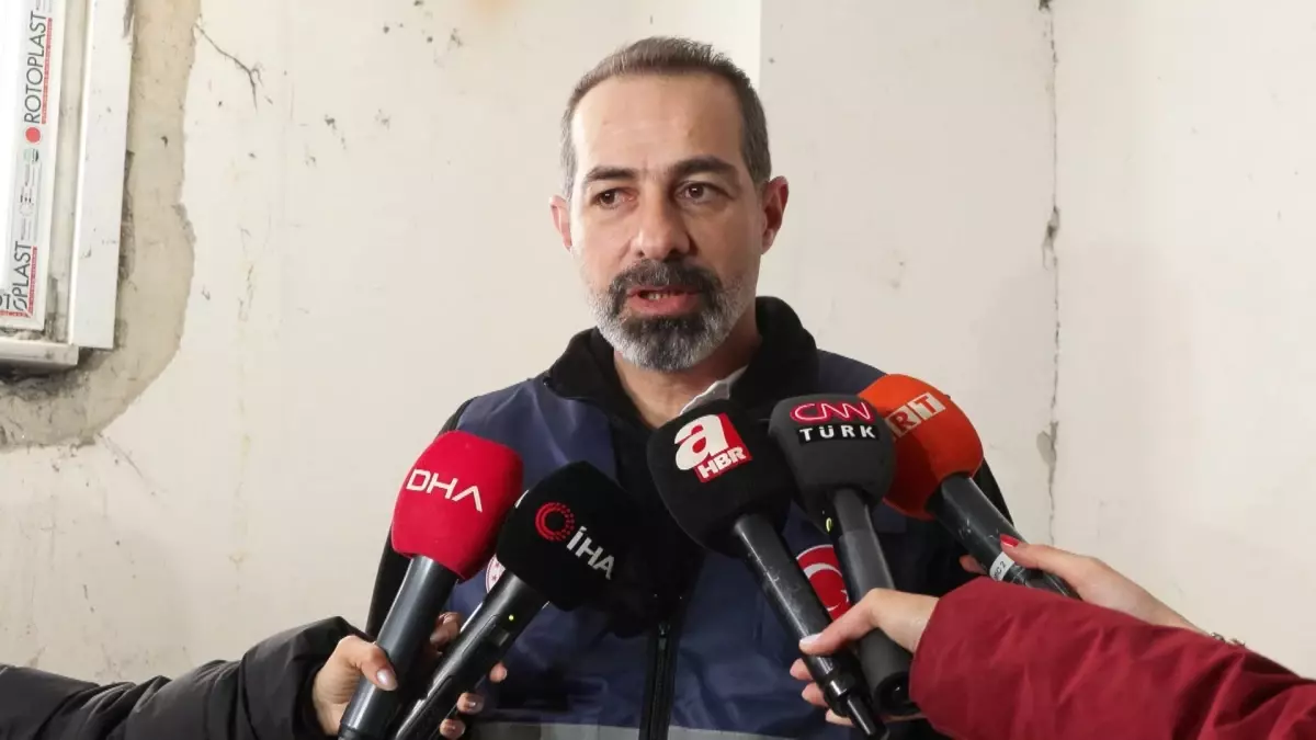 Başakşehir\'de Deprem Sonrası Hasar Tespiti Yapıldı