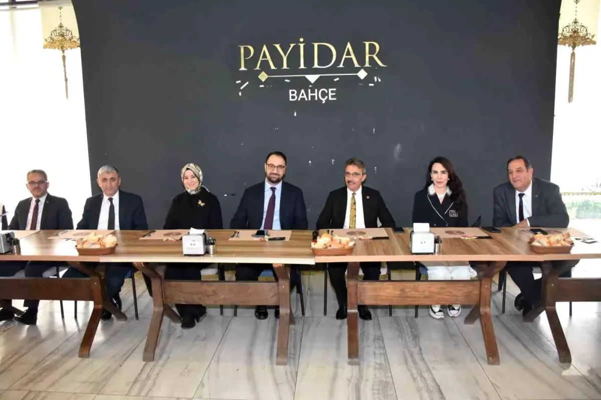 Erenler Belediye Başkanı Dinç\'ten Birlik ve Beraberlik Vurgusu