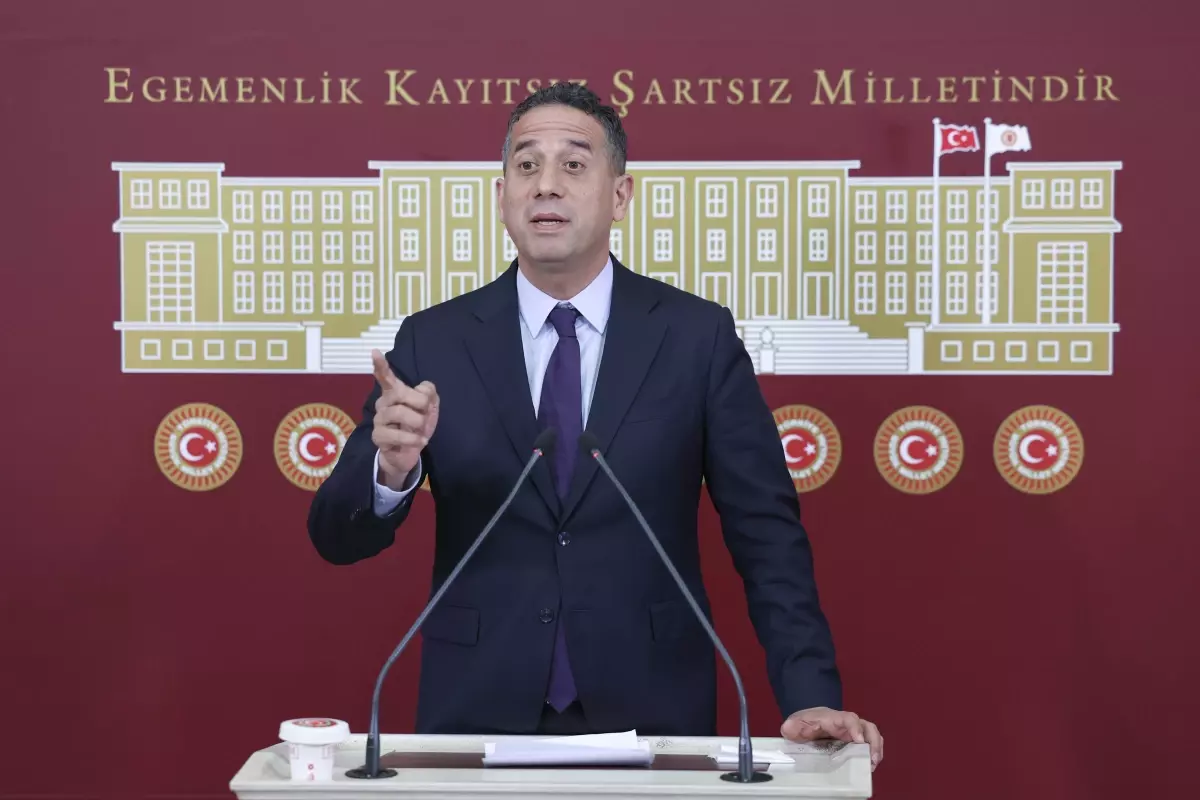 CHP\'li Başarır: Adalet Bakanı, Adalet Saraylarından Bahsediyor