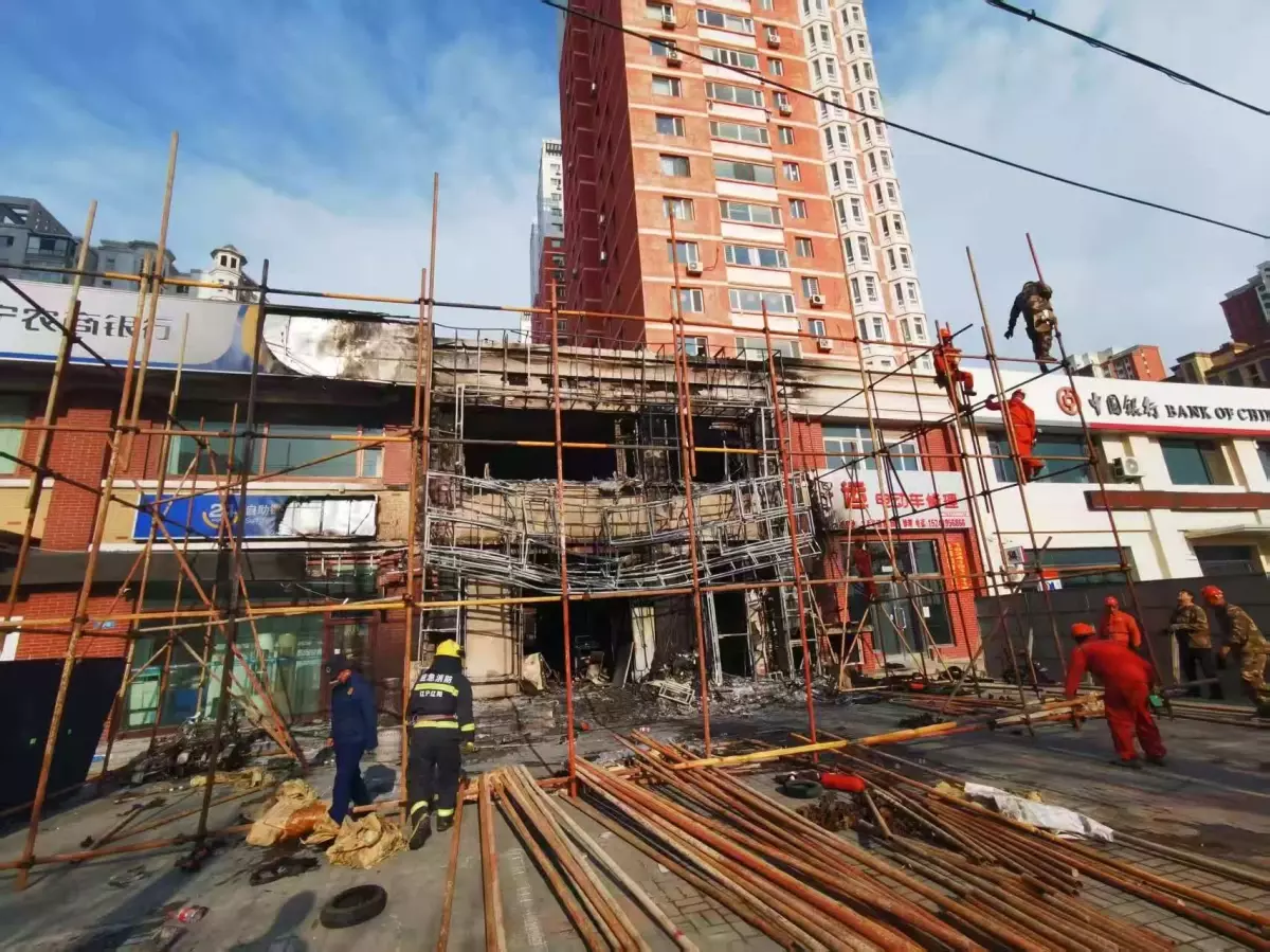 Çin\'de Restoran Yangını: 22 Ölü