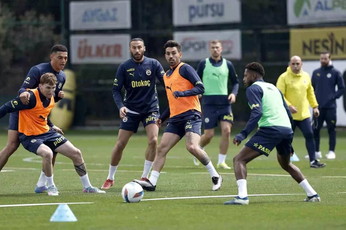 Fenerbahçe, Beşiktaş Maçına Hazırlanıyor