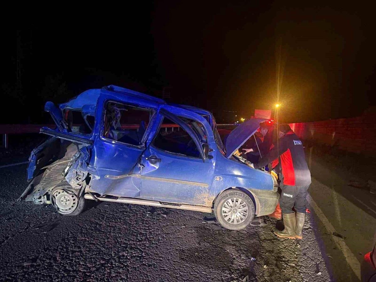 Iğdır\'da Trafik Kazası: Maddi Hasar, Can Kaybı Yok