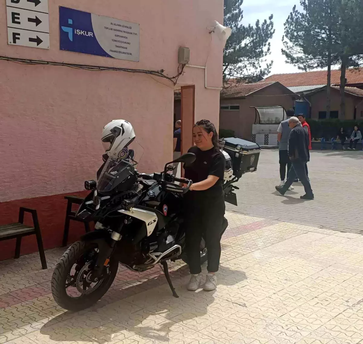 Bor\'da Dolandırıcılığa Karşı Farkındalık Çalışmaları