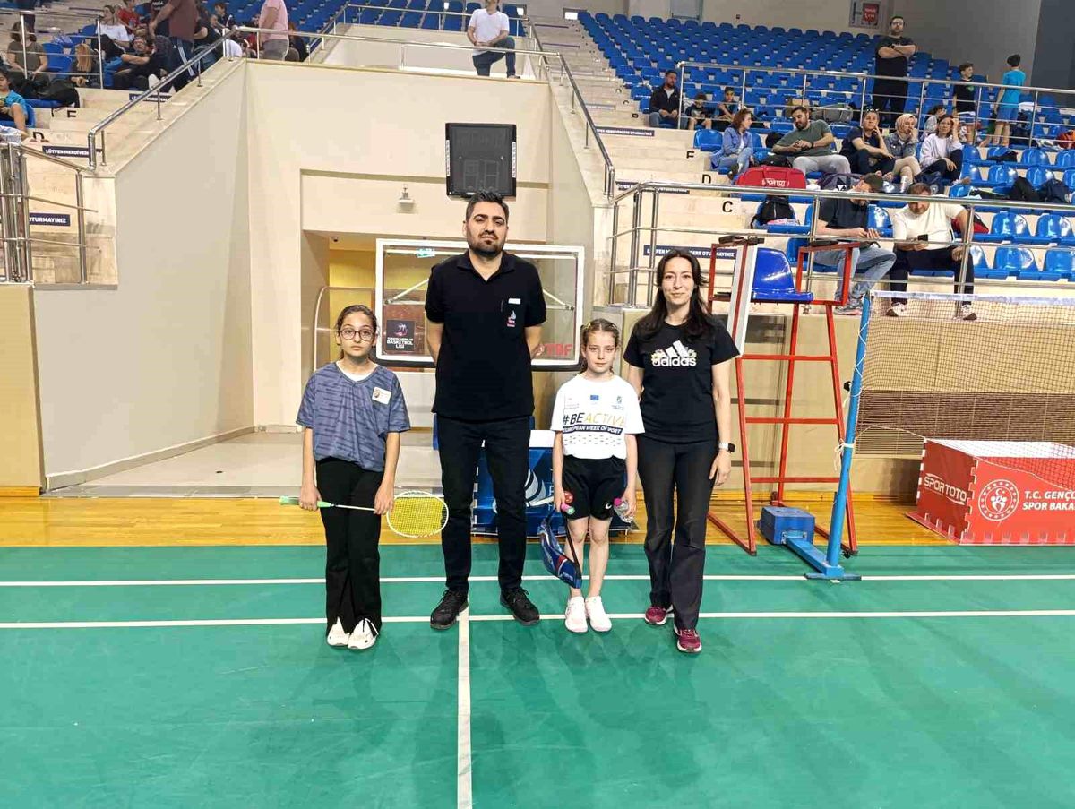 Azra Özdel Türkiye Badminton Şampiyonası\'nda Başarılı