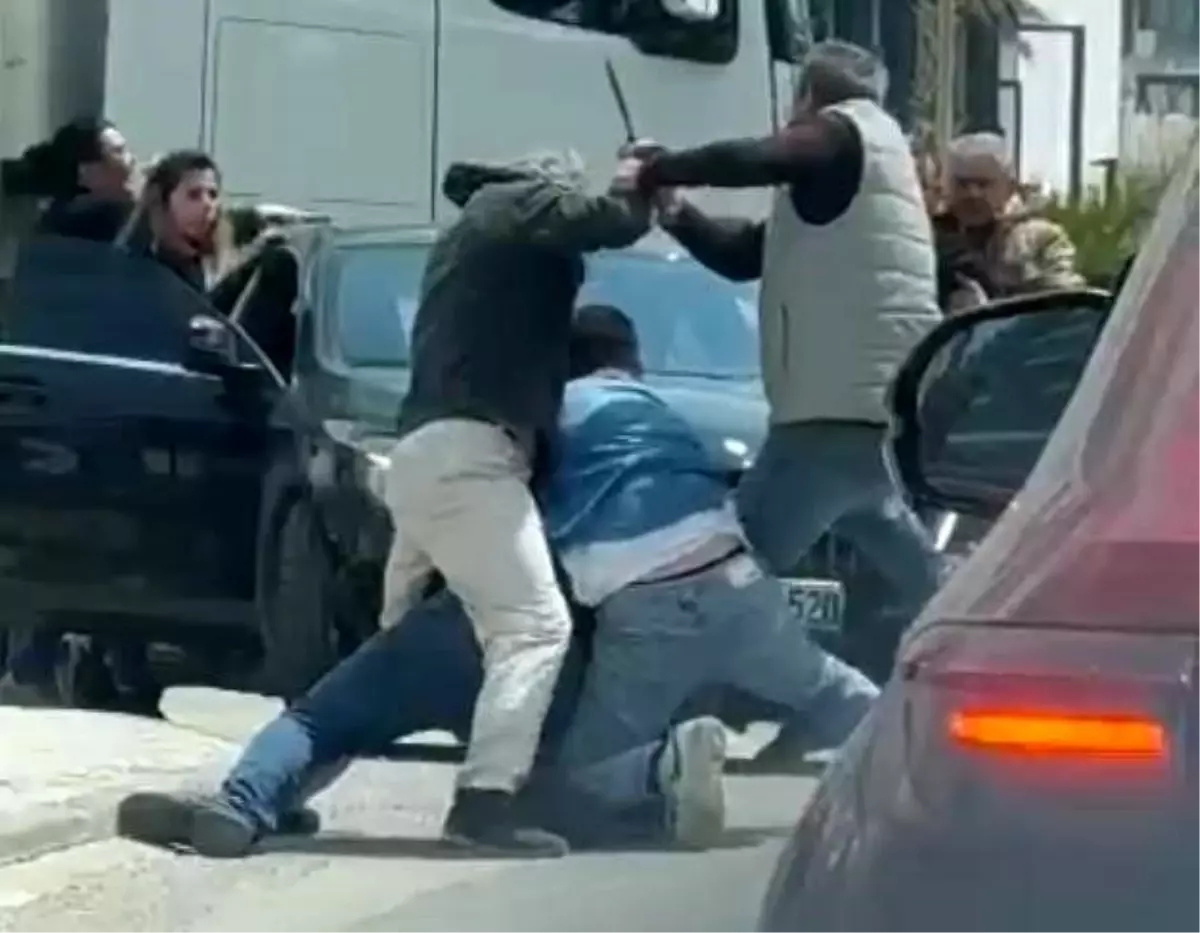 İzmir\'de Trafik Tartışmasına Satırlı Saldırı