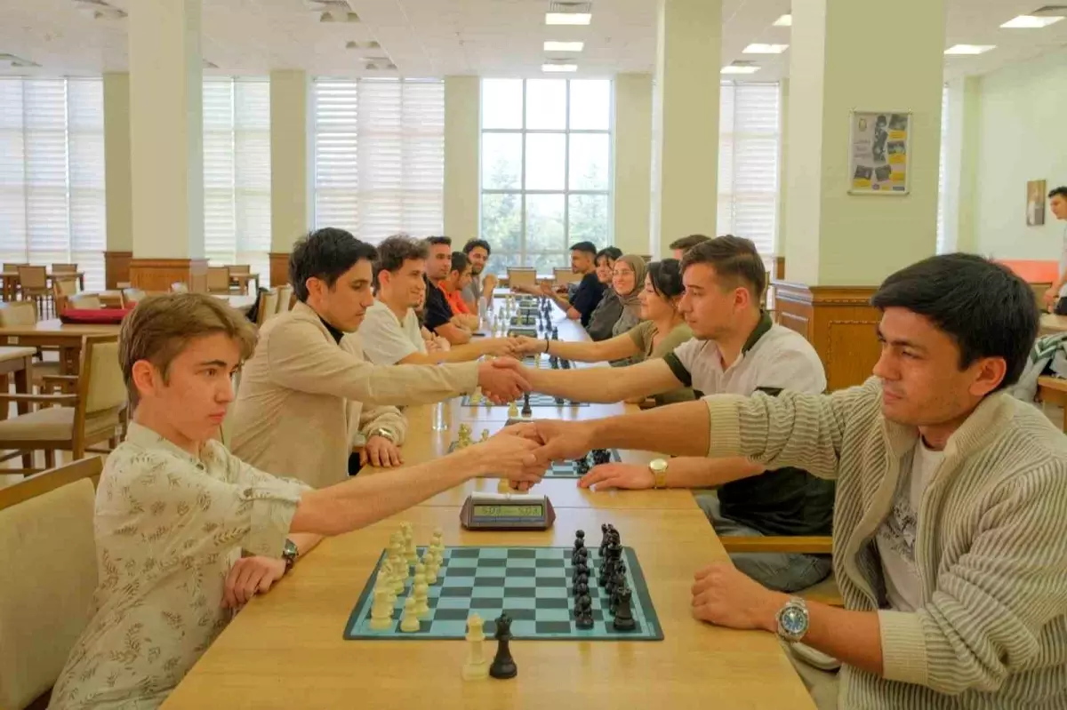 BŞEÜ\'de Satranç Turnuvası Heyecanı