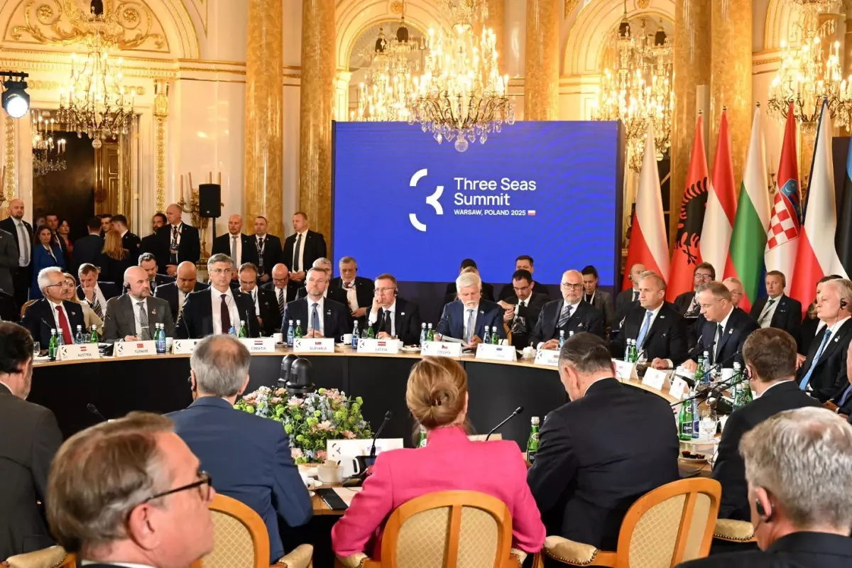 Türkiye\'nin Üç Deniz Girişimi\'ne yaptığı stratejik ortaklık başvurusu kabul edildi