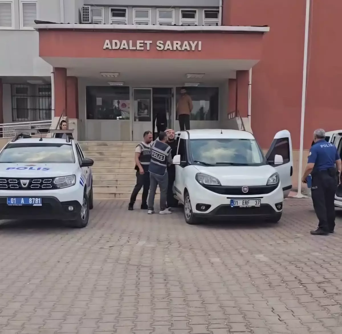 Uyuşturucu Operasyonunda 3 Tutuklama