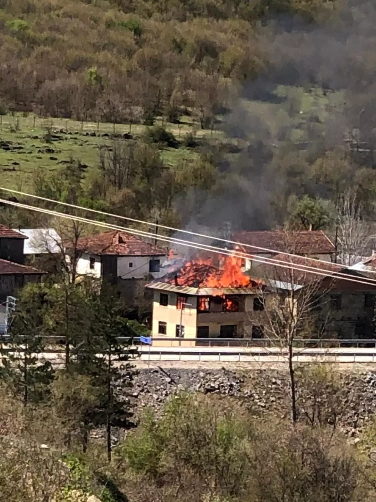 Daday\'da Bina Yangını: Kullanılamaz Hale Geldi