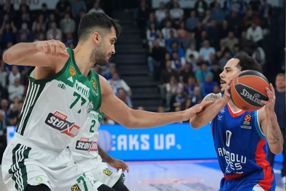 Anadolu Efes\'in müthiş geri dönüşü yetmedi