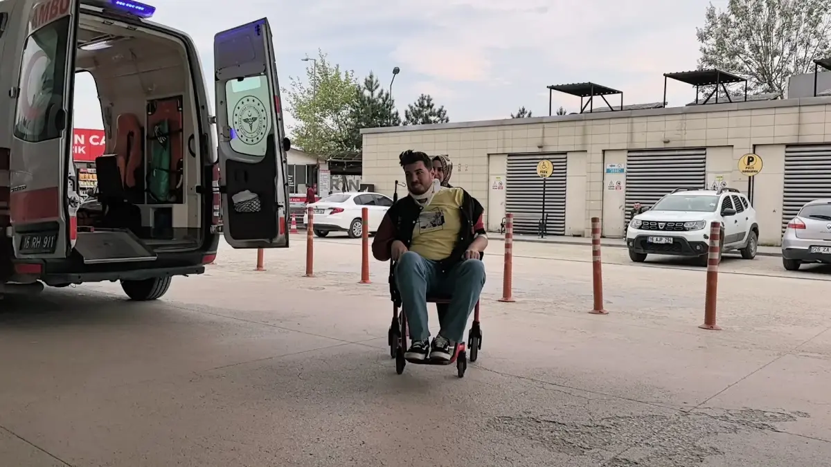 İnegöl\'de Zincirleme Kaza: 4 Yaralı