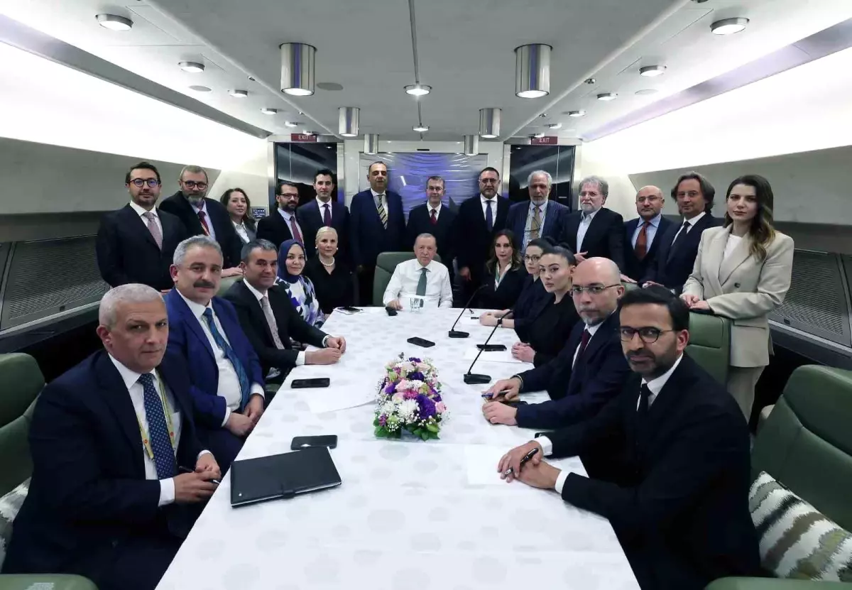 Cumhurbaşkanı Erdoğan: "Dostum Trump\'la yeni dönemde ikili ilişkilerimize çok farklı bir ivme kazandıracağımıza inanıyorum.