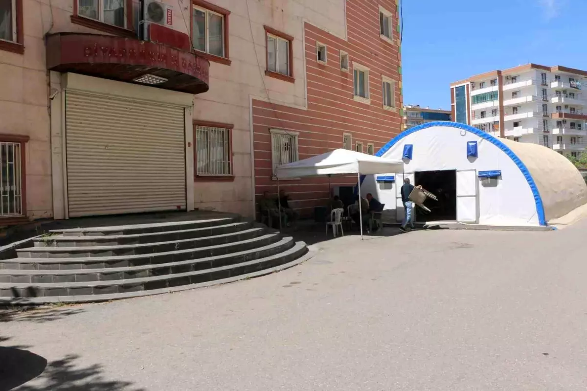 Diyarbakır\'da Ailelerin Evlat Nöbeti