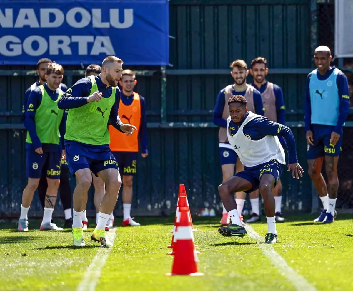 Fenerbahçe Derbi Hazırlıklarını Sürdürüyor