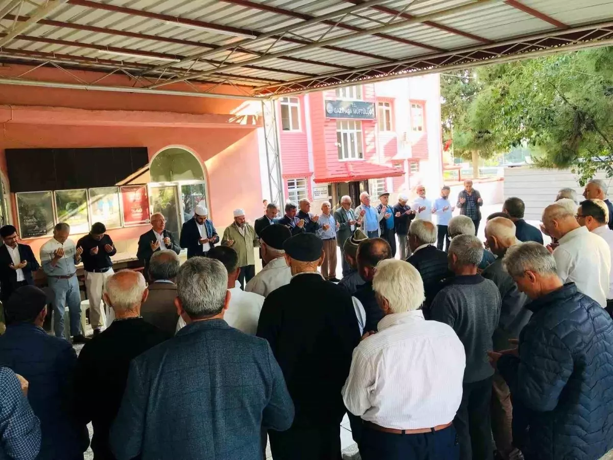 Gazipaşa\'dan Hacı Adaylarına Uğurlama