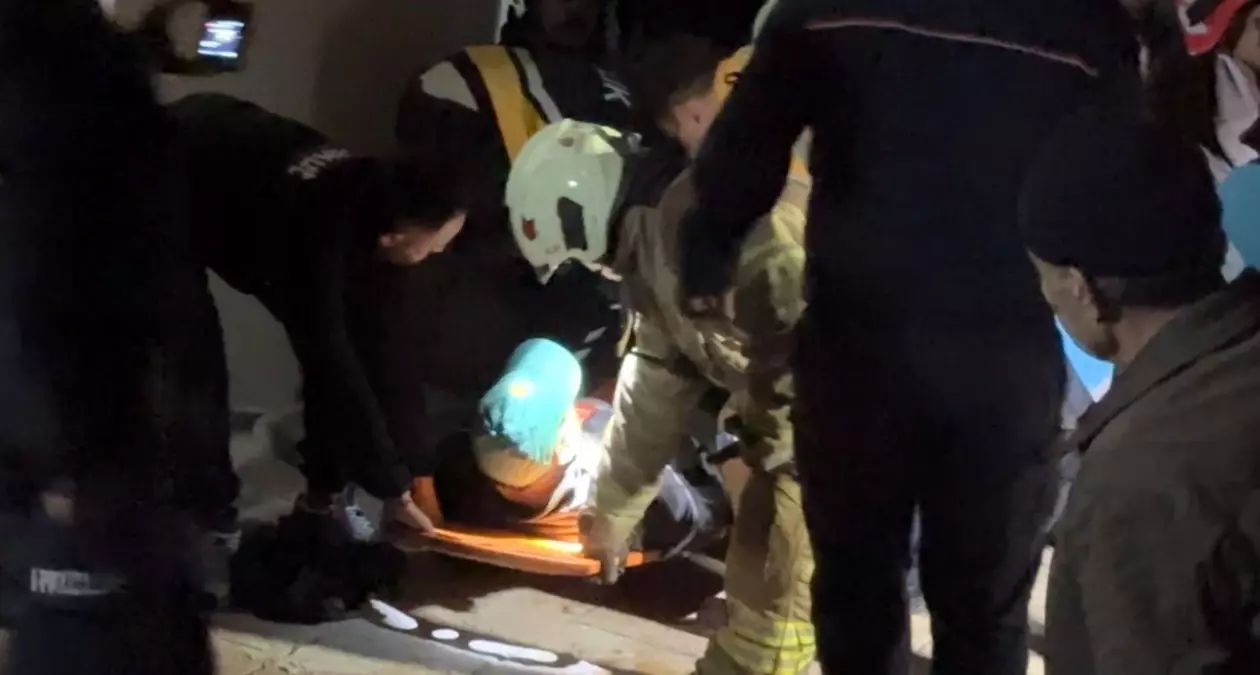 Sultanbeyli\'de Göçük: 1 Yaralı