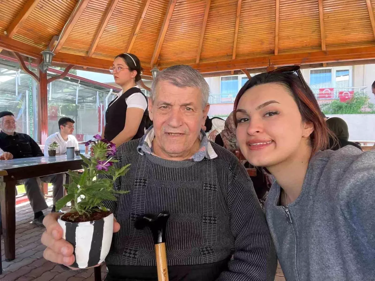 Öğrencilerden Anlamlı Ziyaret