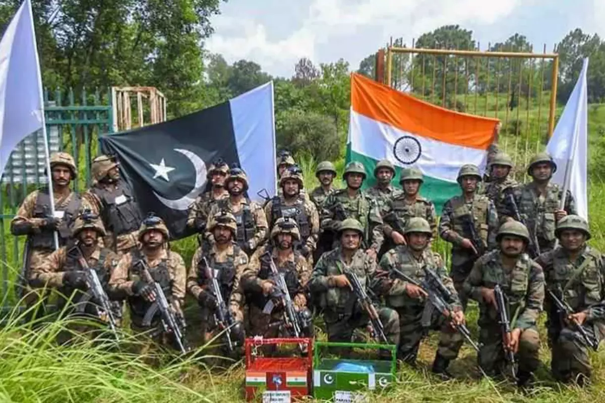 Pakistan\'ın ardından Hindistan da hava sahasını kapattı