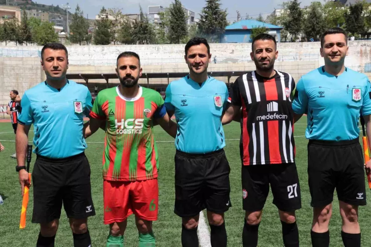 Şırnak\'ta Amatör Lig Mücadelesinde Kavga