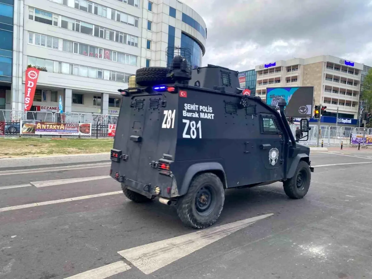 Kadıköy\'de 1 Mayıs İçin Güvenlik Önlemleri Artırıldı