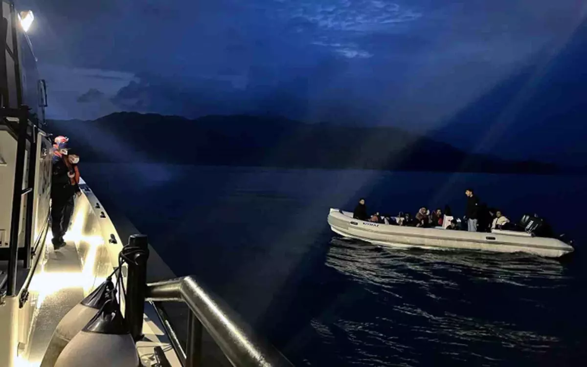 Marmaris\'te Düzensiz Göçmen Kurtarıldı