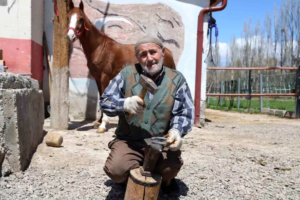 77 Yaşında Seyyar Nalbantlık Yapıyor