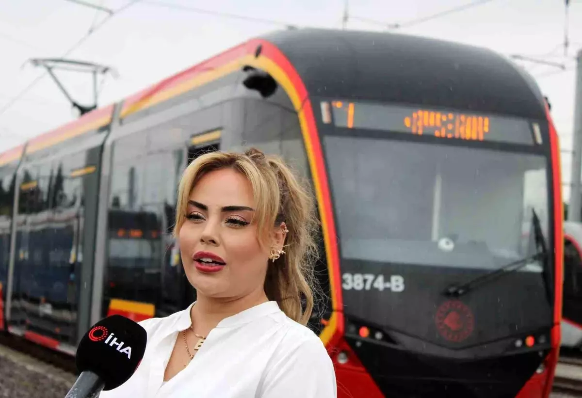 Tramvay Süren Kadın Vatman Emine Taş: \'Her İşi Başaracağımıza İnanıyorum\'