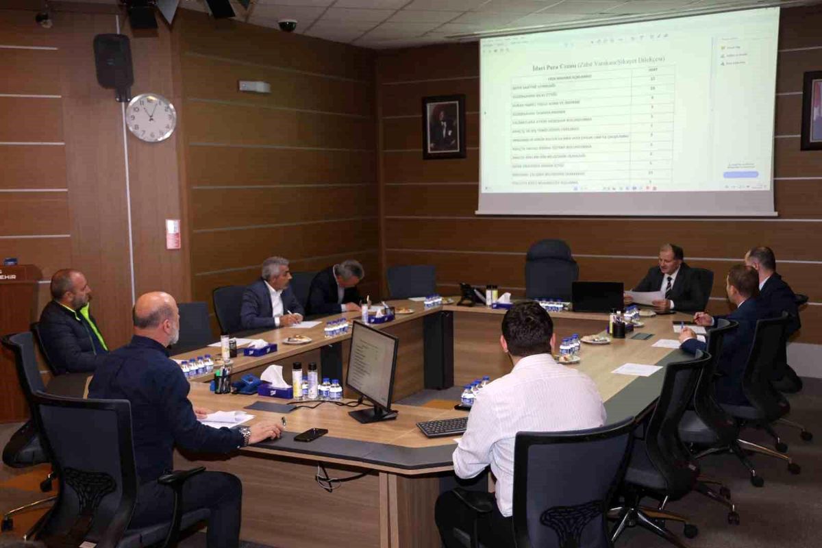 Kocaeli\'de Toplu Taşımada Güvenlik İhlalleri: 9 Araç Men Edildi, 139 Araca Ceza