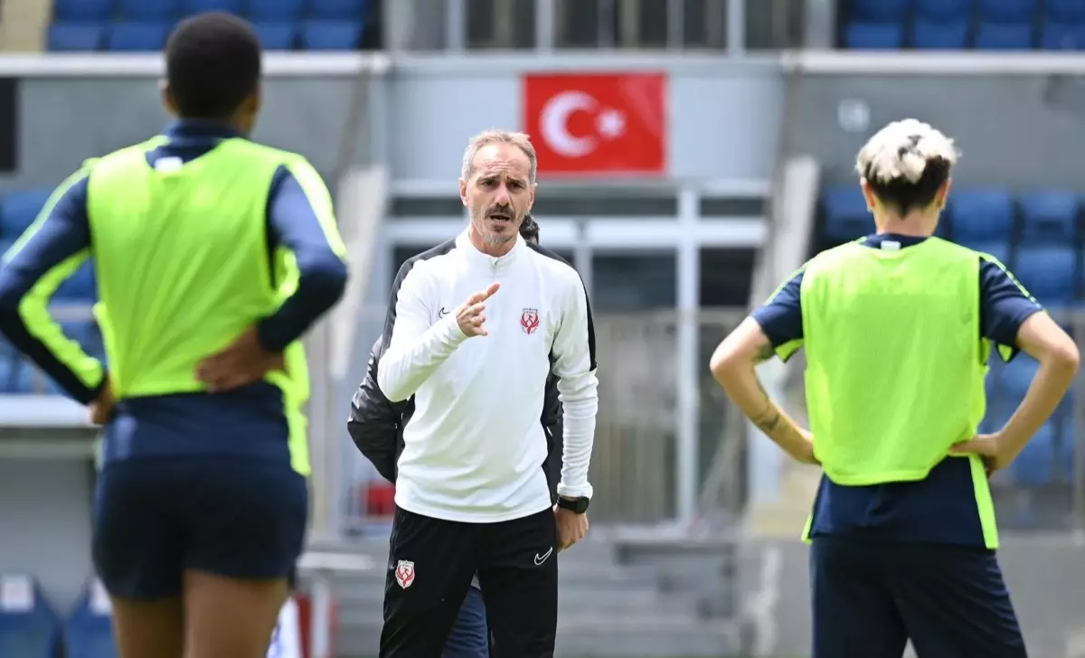 FOMGET, Şampiyonluk İçin Galatasaray\'ı Bekliyor