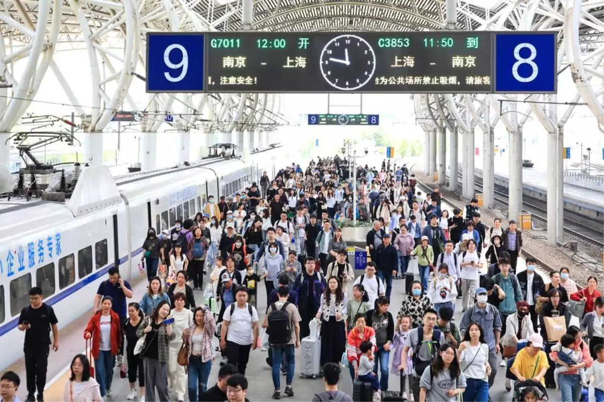 Çin\'de 1 Mayıs İşçi Bayramı Seyahat Yoğunluğu