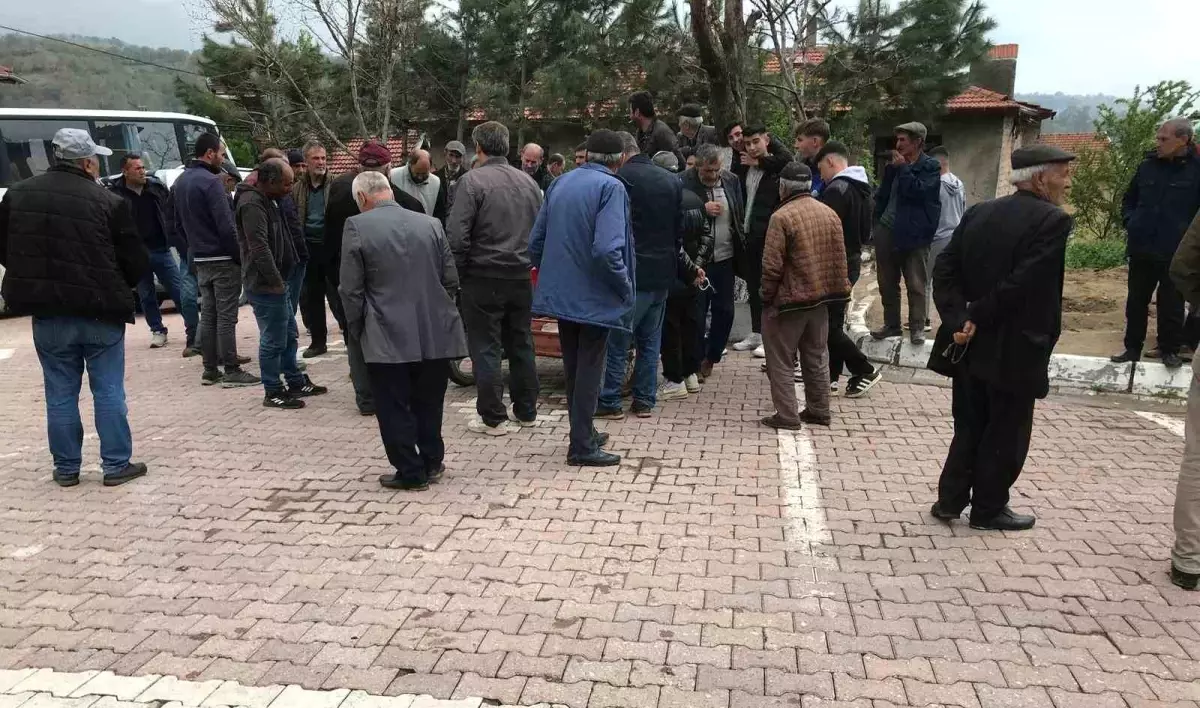 Simav\'da Deprem Korkusu: Çadır Talebi