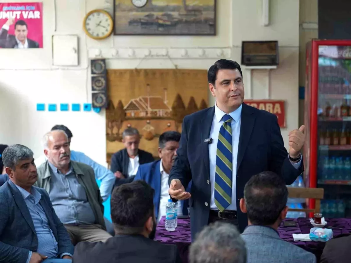 Başkan Yılmaz, Karşıyaka\'da esnaf ve vatandaşlarla bir araya geldi