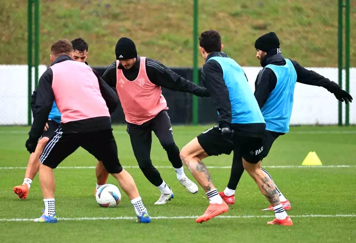 Beşiktaş Fenerbahçe Maçına Hazırlanıyor