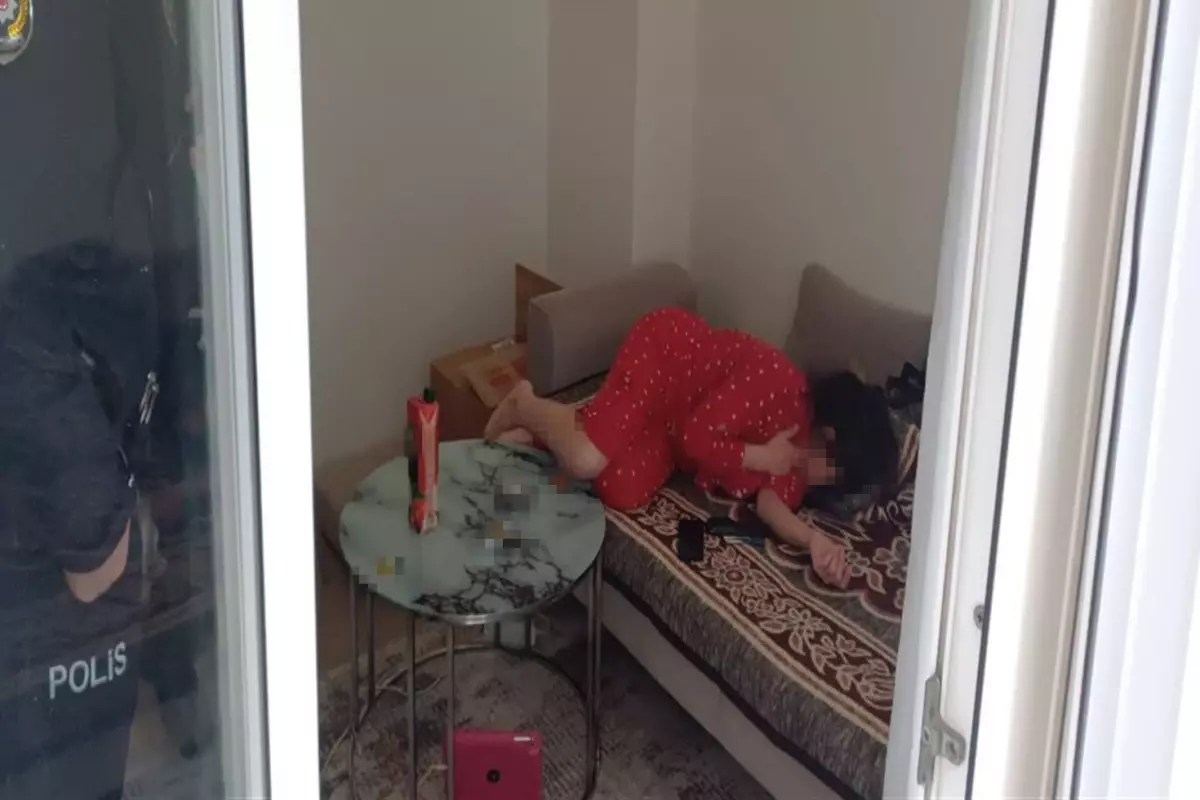 İhbara giden polis, genç kadını kanlar içinde ağlarken buldu
