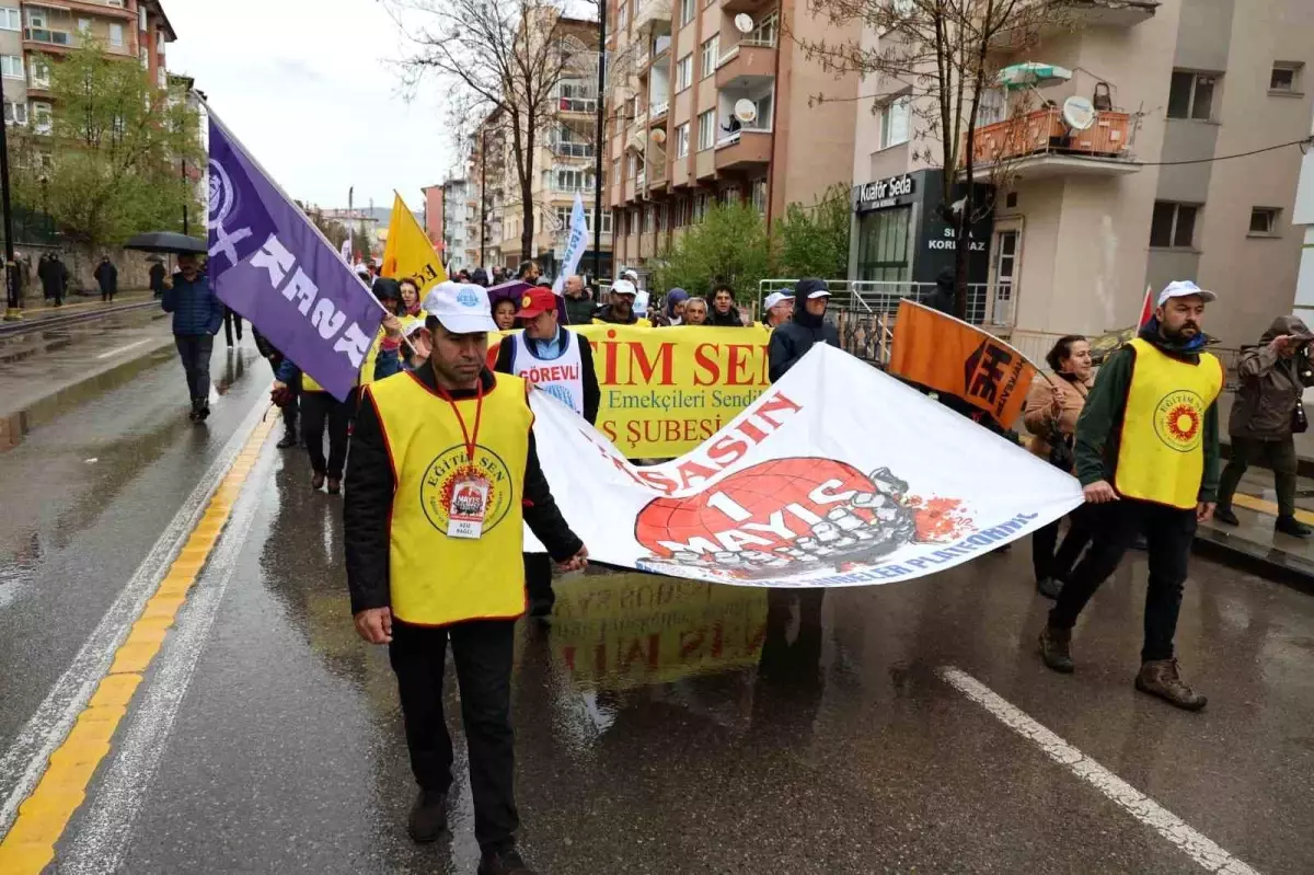 Sivas\'ta 1 Mayıs Gerginliği