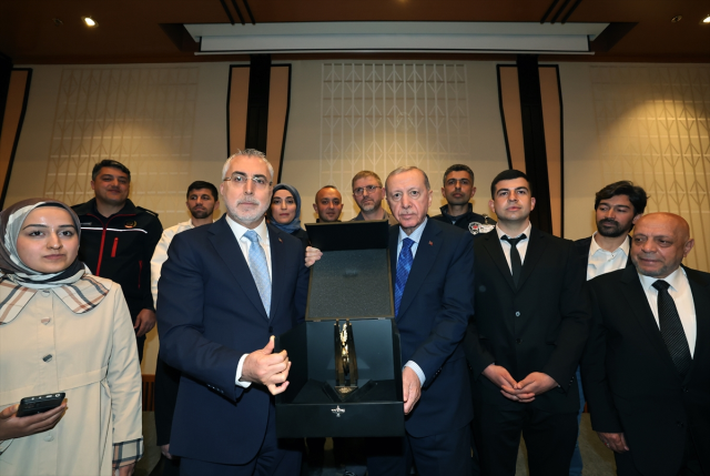 Cumhurbaşkanı Erdoğan'dan 1 Mayıs mesajı: İşçi ve işverenin refahını yükseltmek için çalıştık